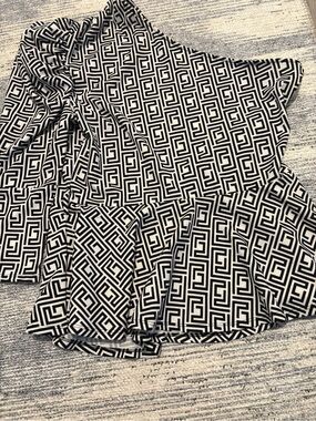 Black & White Geometric Ruffle Skirt